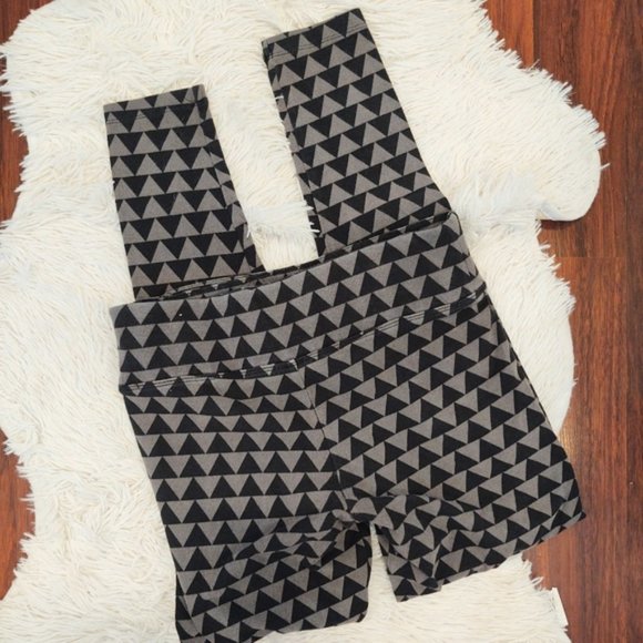 PINK Victoria's Secret Gem Bling Triangle Print Leggings - Picture 3 of 3